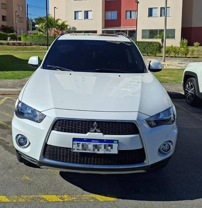 MITSUBISHI OUTLANDER 3.0 GT 4X4 V6 24V GASOLINA 4P AUTOMÁTICO MITSUBISHI OUTLANDER 3.0 GT 4X4 V6 24V GASOLINA 4P AUTOMÁTICO